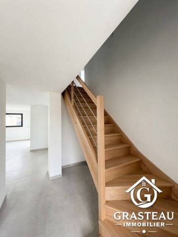 310 m2